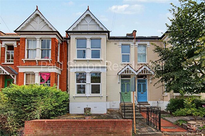 4 Bedroom Terraced House For Sale In Warwick Road, Bounds Green, London, N11