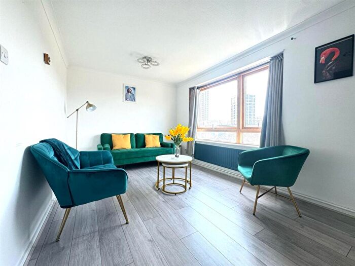 2 Bedroom Maisonette To Rent In Fothergill Close, London, E13