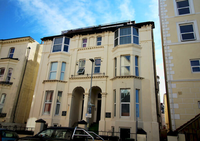 3 Bedroom Ground Flat To Rent In Nightingale Road, PO5