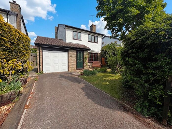 3 Bedroom Detached House For Sale In Court Meadow, Stone, GL13