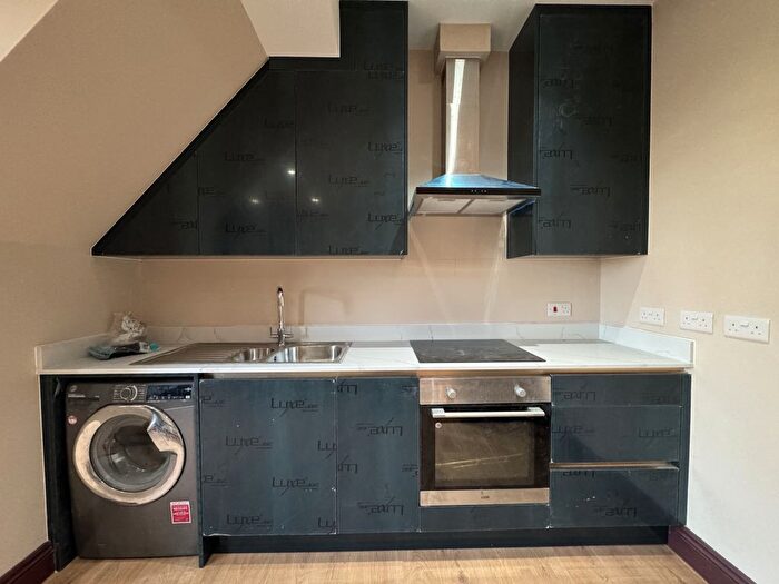 2 Bedroom Flat To Rent In Purley Downs Road, Purley, CR2