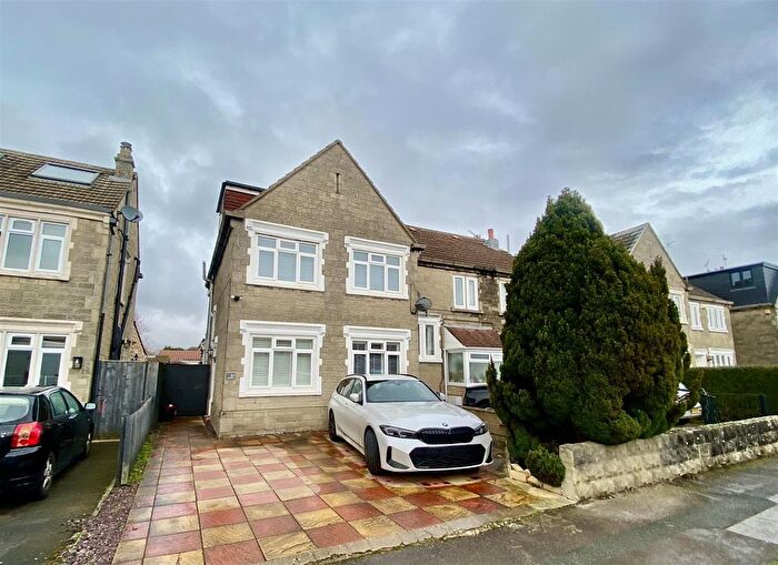 4 Bedroom Semi Detached House For Sale In Collett Avenue, Rodbourne Cheney, Swindon, SN2