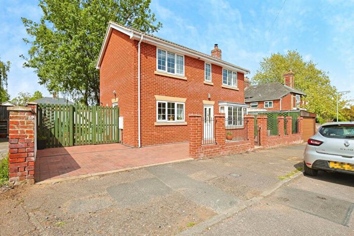 2 Bedroom Detached House For Sale In Avenue Approach, Bury St. Edmunds, IP32