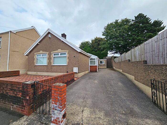 3 Bedroom Detached Bungalow To Rent In Mansel Road, Swansea, SA1