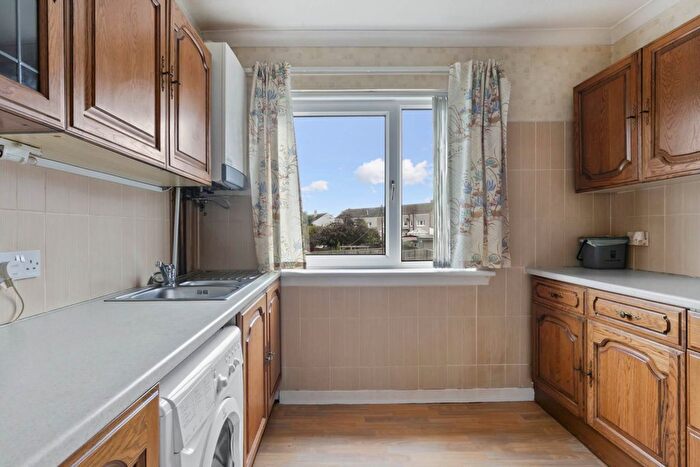 2 Bedroom Cottage For Sale In Moorpark Avenue, Penilee, G52