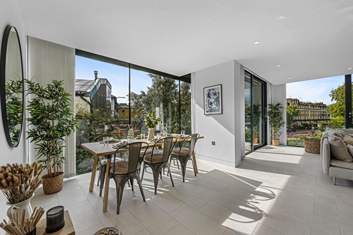 3 Bedroom Flat To Rent In Oval Road, London, NW1
