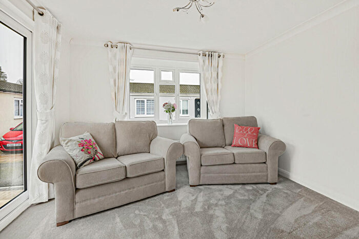 2 Bedroom Park Home For Sale In Woodlands, Weybridge Park Estates, Addlestone, Surrey, KT15