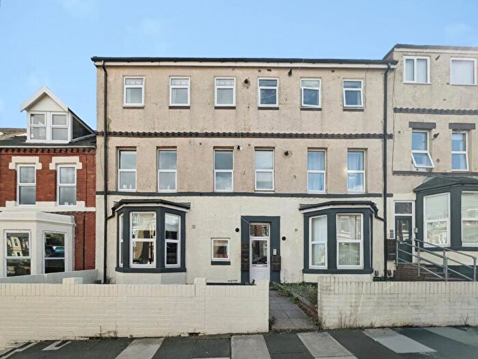 2 Bedroom Flat For Sale In North Parade, Whitley Bay, Tyne And Wear, NE26
