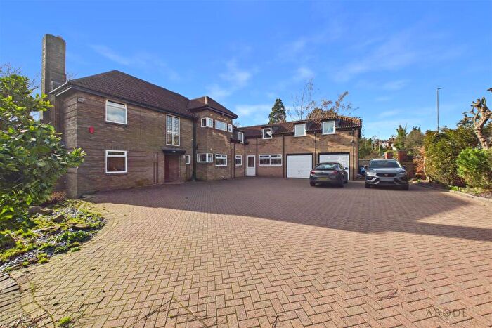 5 Bedroom Detached House For Sale In Ashby Road East, Burton Upon Trent, DE15