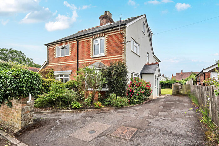 3 Bedroom Semi Detached House For Sale In Broadwell Road, Wrecclesham, Farnham, GU10