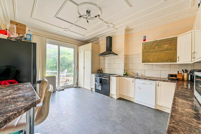 4 Bedroom Property To Rent In Conyers Road, Streatham Park, London, SW16