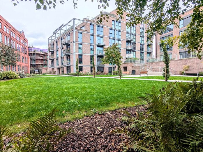 2 Bedroom Apartment To Rent In East Street, Bedminster, Bristol, Somerset, BS3