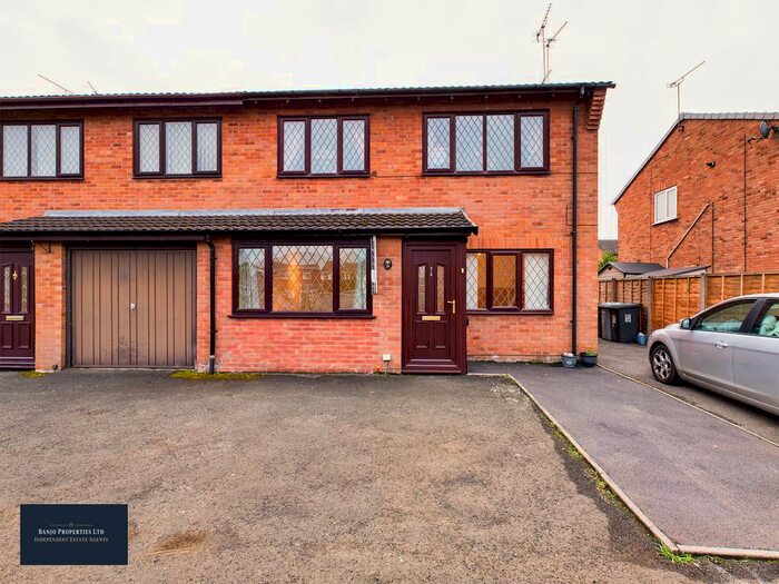 2 Bedroom Maisonette To Rent In Verdin Court, Crewe CW1