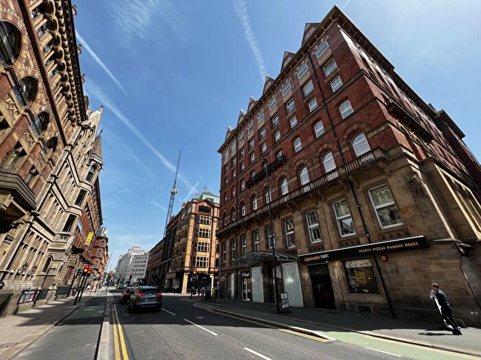 2 Bedroom Flat To Rent In Wellington Street, Leeds, West Yorkshire, LS1