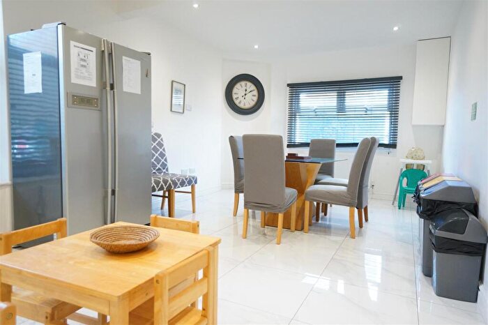 4 Bedroom House To Rent In William Street, Bangor, LL57