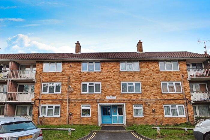 2 Bedroom Flat To Rent In St. James Close, SO15
