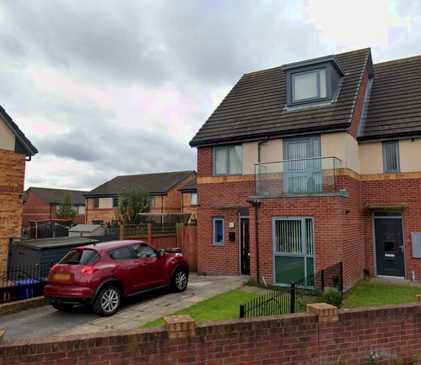 4 Bedroom Semi-Detached House To Rent In Edwins Close, Barnsley, South Yorkshire, S71