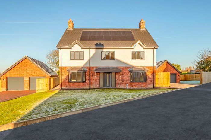 5 Bedroom Detached House For Sale In St. Francis Green, Bardney, Lincoln, LN3