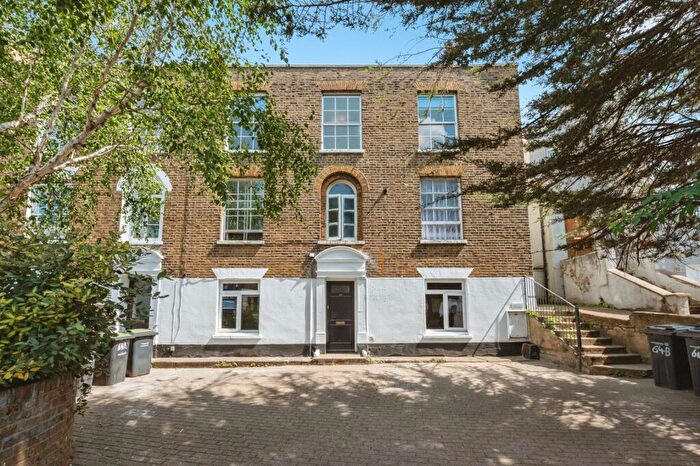 1 Bedroom Flat For Sale In Wrotham Road, Gravesend, Kent, DA11