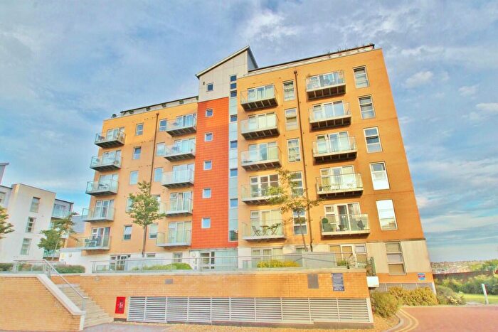 2 Bedroom Apartment To Rent In Pooley Court, Queen Mary Avenue, South Woodford, E18