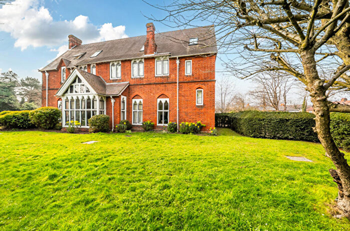 2 Bedroom Duplex For Sale In Bridgeman Drive, Windsor, Berkshire, SL4