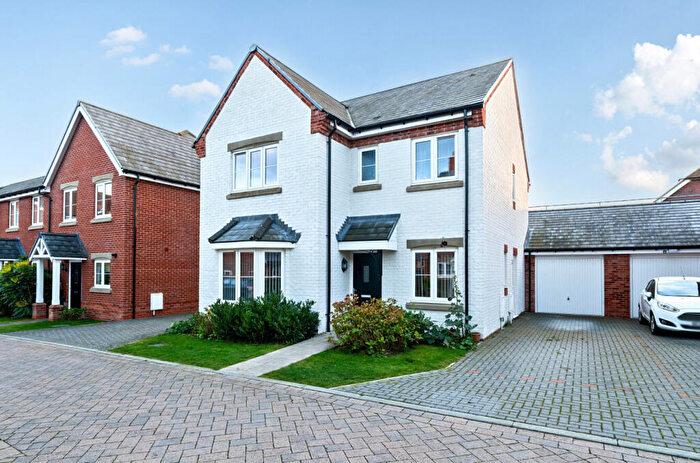 4 Bedroom Detached House For Sale In Goswell Square, Alton, Hampshire, GU34