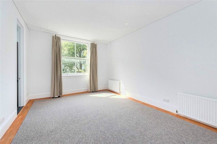 2 Bedroom Flat To Rent In Arundel Gardens, London, W11