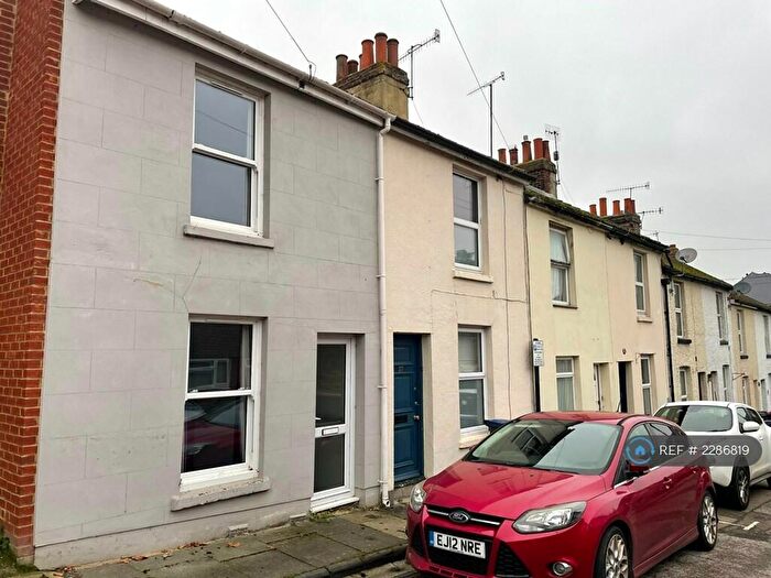 3 Bedroom End Of Terrace House To Rent In New Town Street, Canterbury, CT1