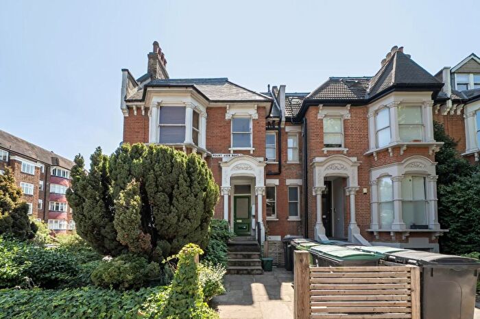 2 Bedroom Flat To Rent In Mount View Road, London, N4