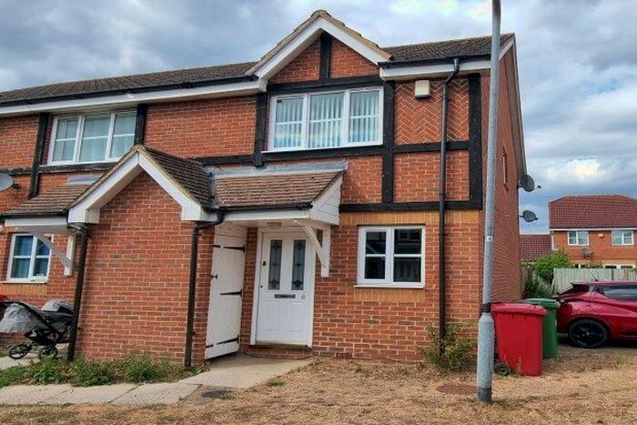 2 Bedroom Property To Rent In Two Mile Drive, Slough, SL1