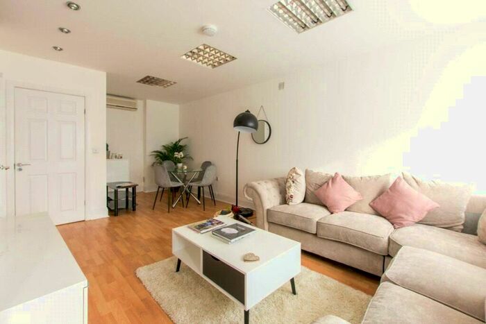 1 Bedroom Apartment To Rent In Rosemont Avenue, North Finchley, London, N12