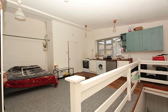 Studio To Rent In Manley Court, N16
