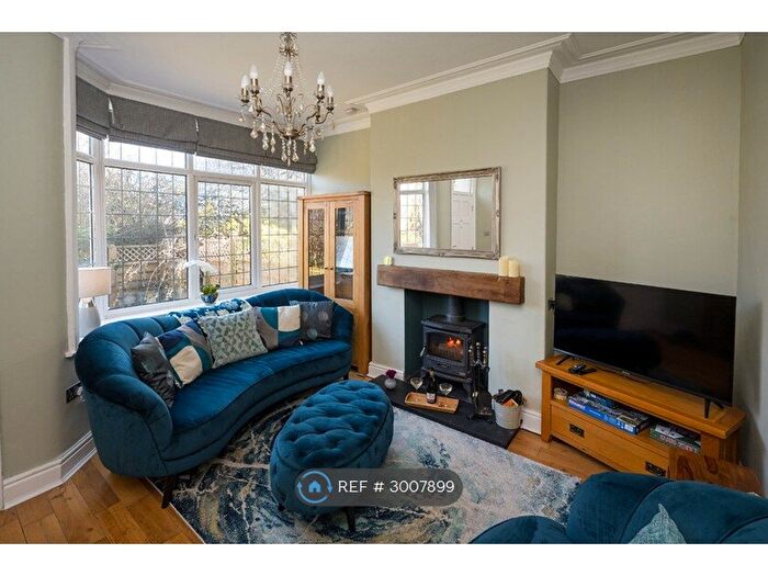 3 Bedroom Terraced House To Rent In Elm Tree Avenue, Harrogate, HG1
