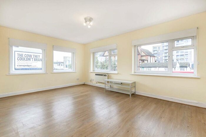 Studio To Rent In Richmond Road, Kingston, KT2