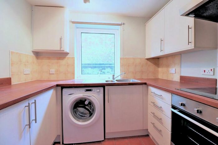 2 Bedroom Flat To Rent In Queens Road, Cheltenham, GL50