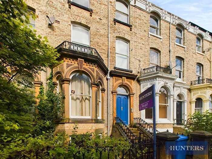 1 Bedroom Flat For Sale In Grosvenor Crescent, Scarborough, YO11
