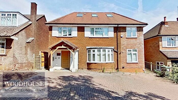 5 Bedroom Detached House For Sale In Claremont Road, Barnet, EN4