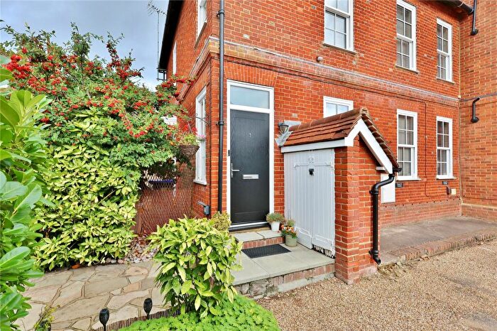1 Bedroom Maisonette For Sale In High Street, Old Woking, Woking, Surrey, GU22
