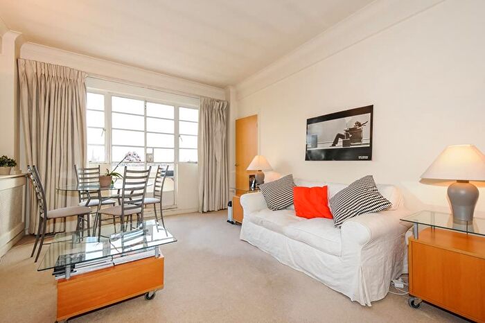 Studio To Rent In Broadwalk Court, Palace Gardens Terrace, W8
