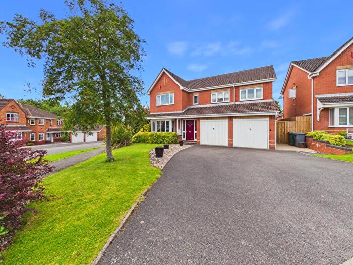 5 Bedroom Detached House For Sale In Brambling Crescent, Mickleover, DE3