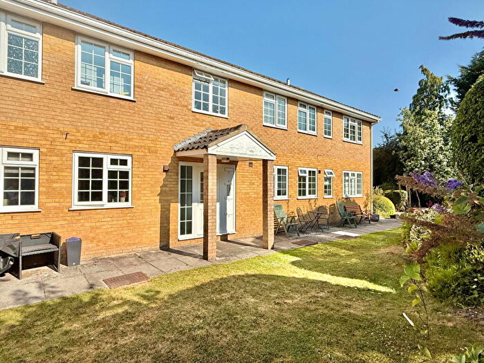 2 Bedroom Flat For Sale In Wetherby ~ Leconfield Court, LS22