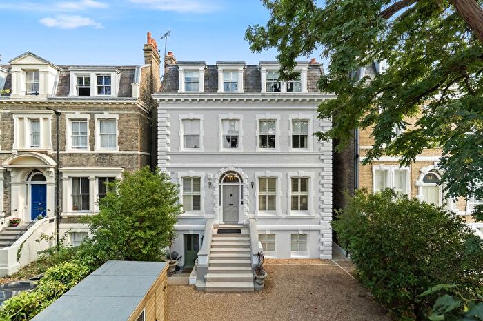 8 Bedroom Detached House For Sale In Sheen Road, Richmond, TW9