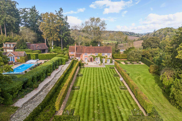 6 Bedroom Detached House For Sale In School Lane, Medmenham, SL7