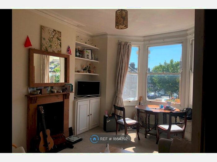 1 Bedroom Flat To Rent In Leathwaite Road, London, SW11