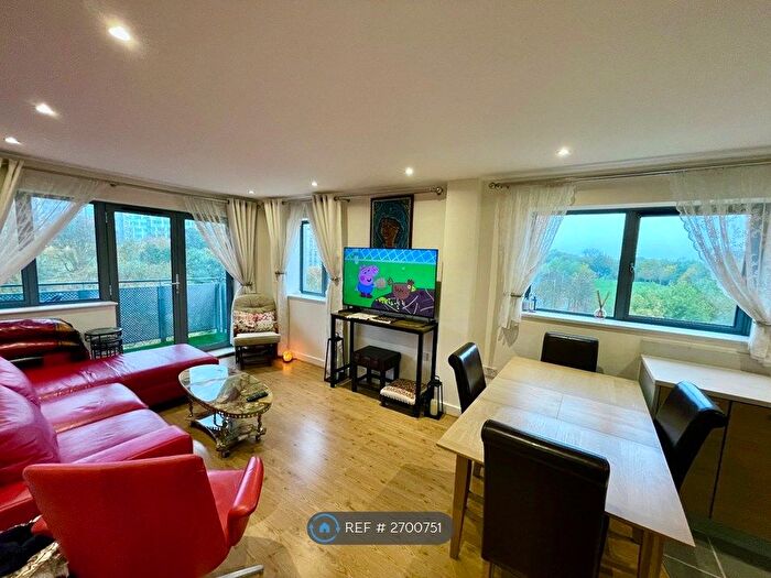 2 Bedroom Flat To Rent In Agate Close, London, NW10