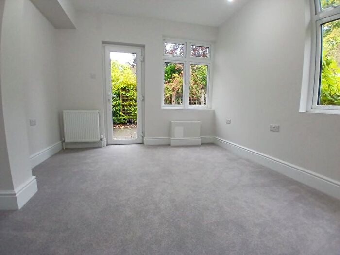 5 Bedroom Detached House To Rent In Pebblehill Road, Betchworth, RH3