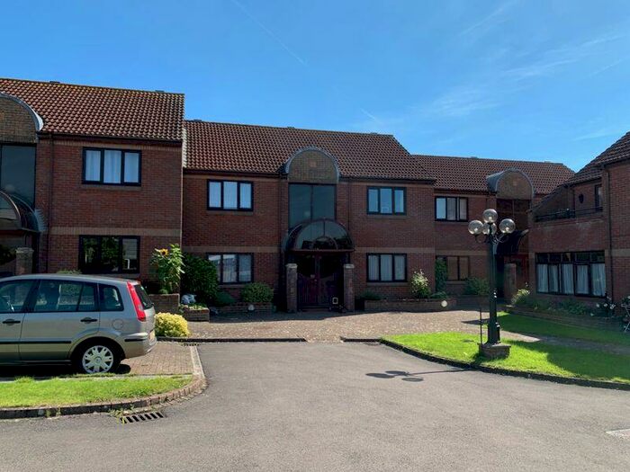 1 Bedroom Flat To Rent In Bush Court, Bristol, BS35