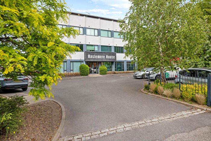 1 Bedroom Flat For Sale In Lower Street, Haslemere, Surrey, GU27