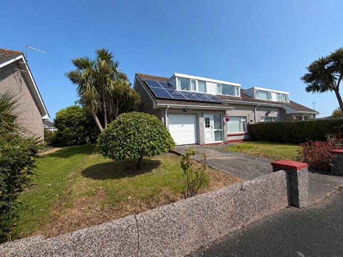 3 Bedroom Semi-Detached House For Sale In Green Close, Steynton, Milford Haven, Pembrokeshire, SA73