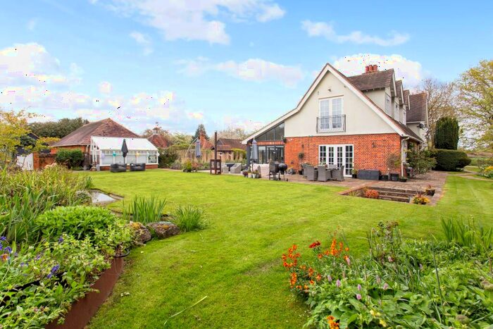 4 Bedroom Detached House For Sale In Birch Green, Hertford, SG14